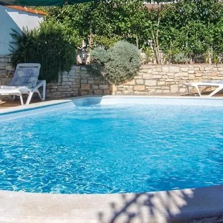 فيلة Marina Holiday House With Pool
