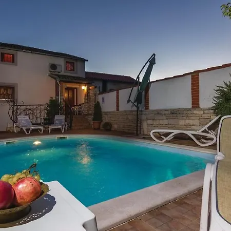 Marina Holiday House With Pool فيلة Kruncici